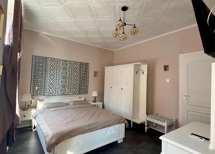 Апартаменти Old Town Horizon